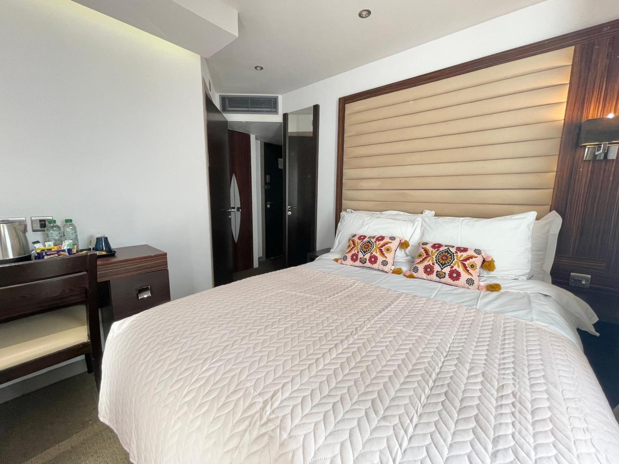 Maitrise Hotel لندن المظهر الخارجي الصورة